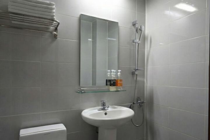 Room 18 of 29