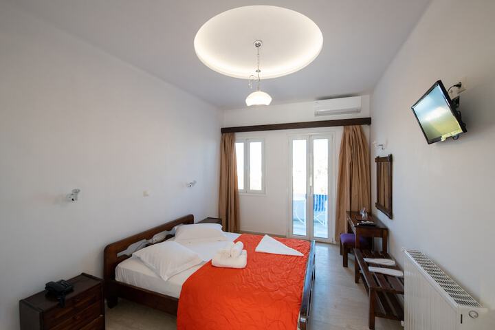 Room 14 of 35