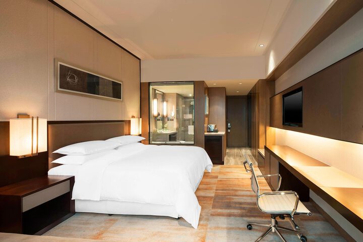 Room 11 of 48