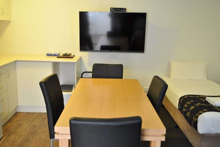 Room 25 of 42