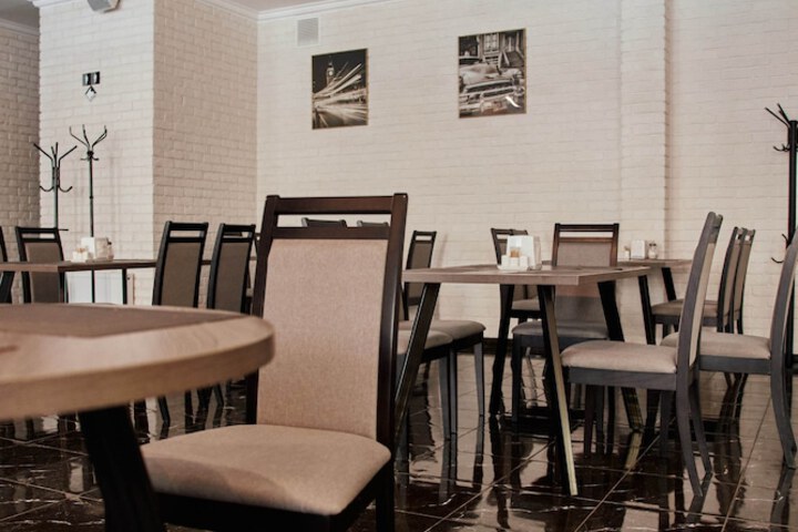 Dining 13 of 60