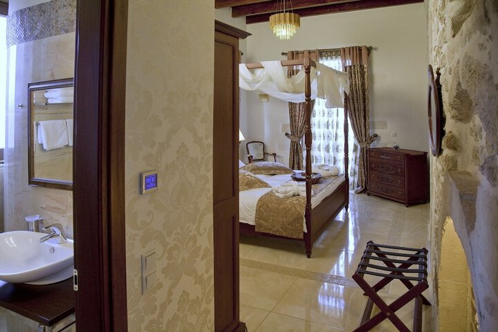 Room 22 of 43