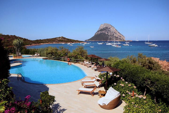 Hotel with Pool