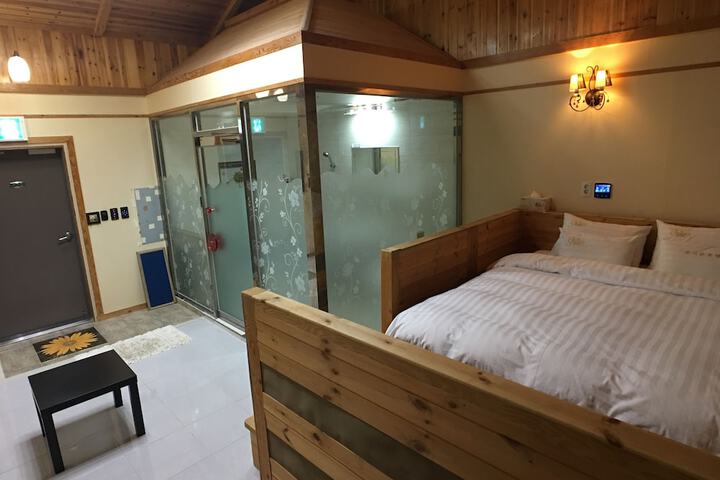 Room 4 of 19