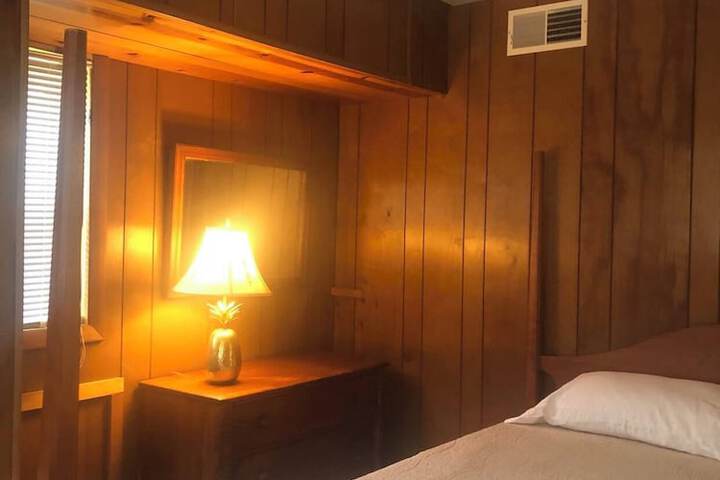 Room 2 of 81