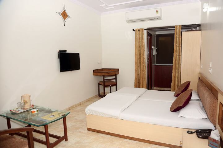 Room 33 of 56