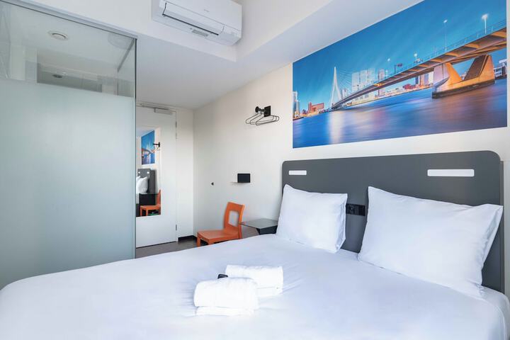 Room 36 of 46