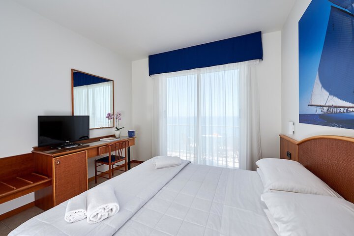Room 3 of 67