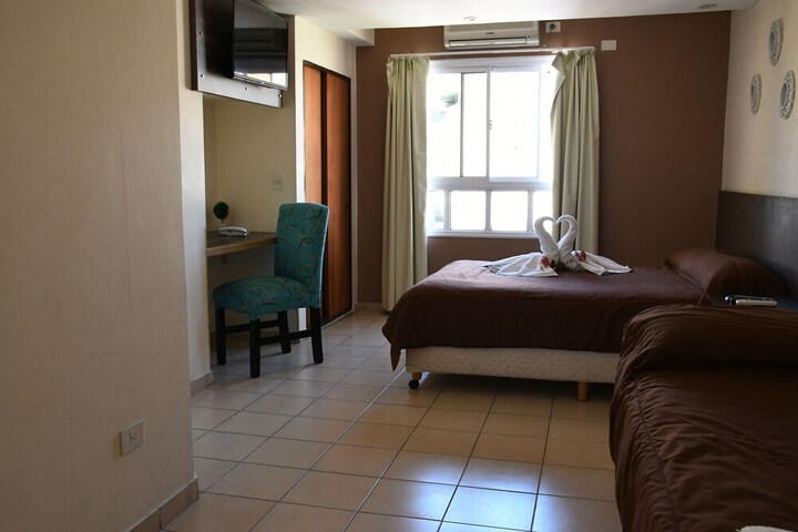 Room 9 of 76