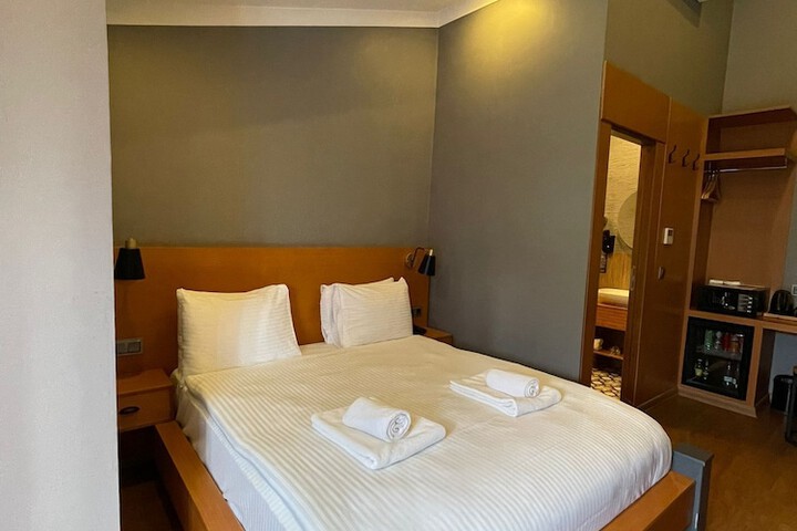 Room 37 of 151