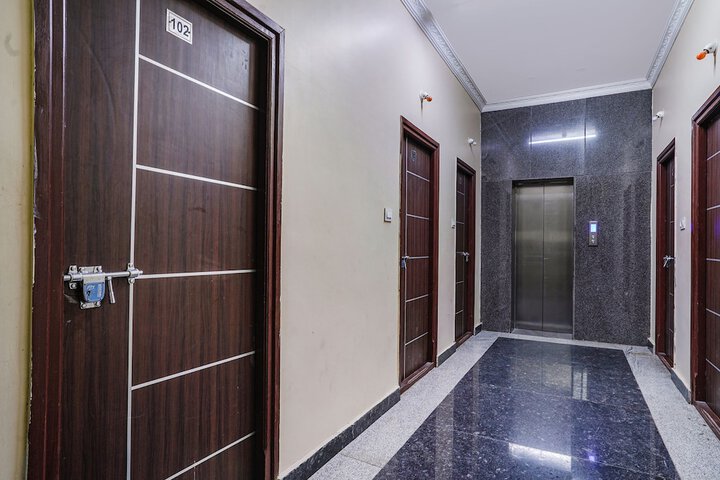 Hotel Interior 4 of 27