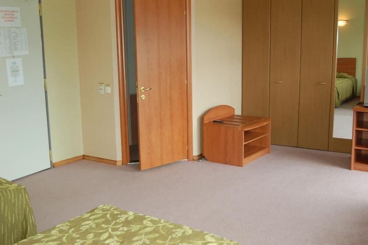Room 6 of 59