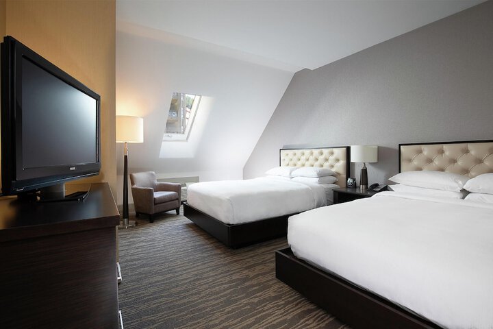 Room 26 of 120