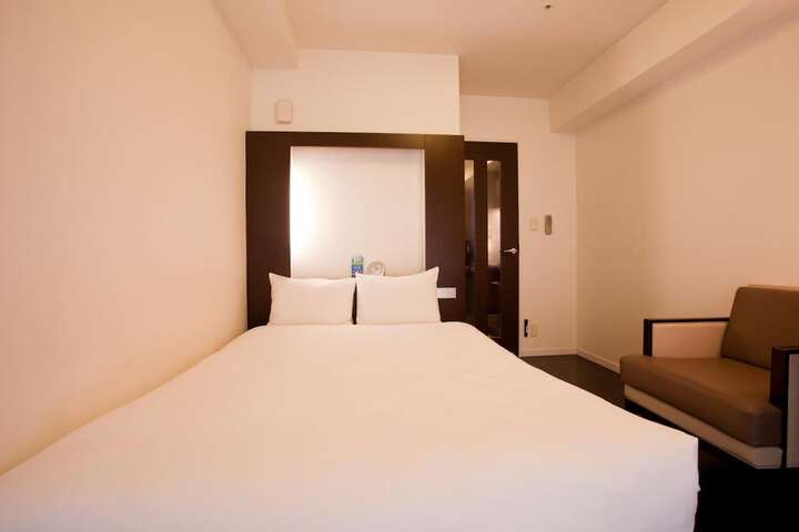 Room 13 of 42