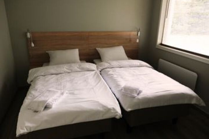 Room 32 of 59