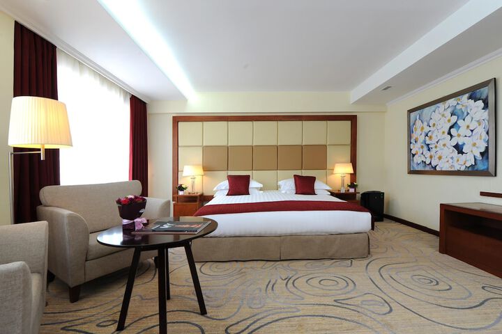 Room 55 of 325