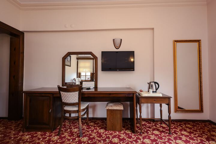 Room 9 of 53