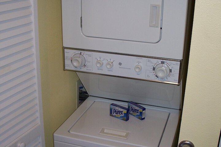 Laundry 18 of 51