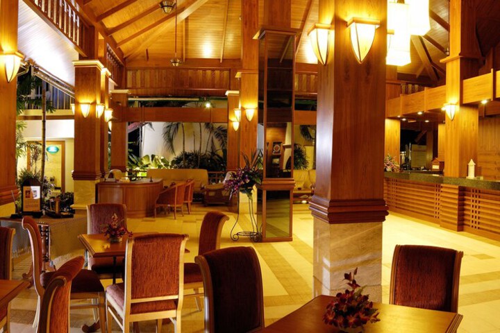 Entrance & Lobby
