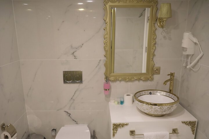 Room 44 of 76