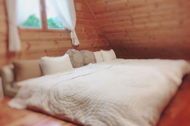 Room 2 of 28