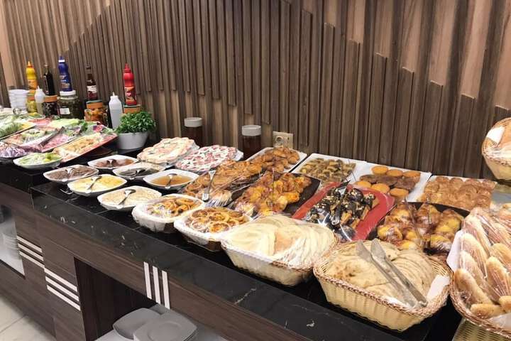 Dining 74 of 85
