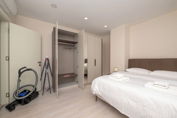 Room 16 of 271