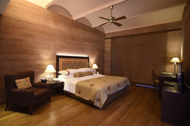 Room 6 of 29