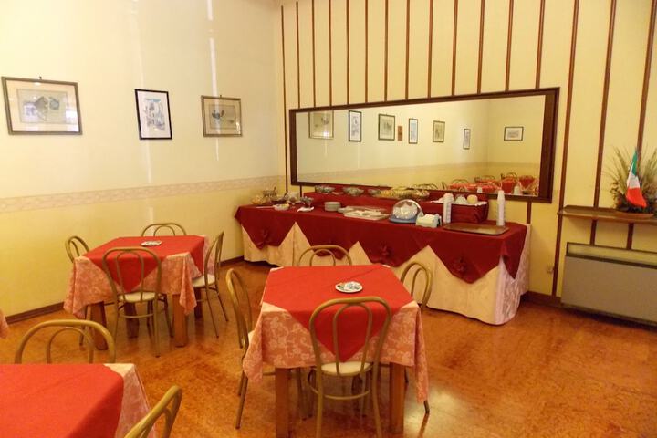 Breakfast area