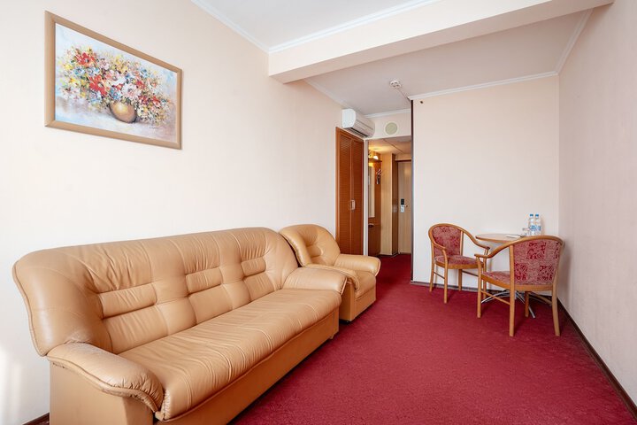 Room 18 of 49