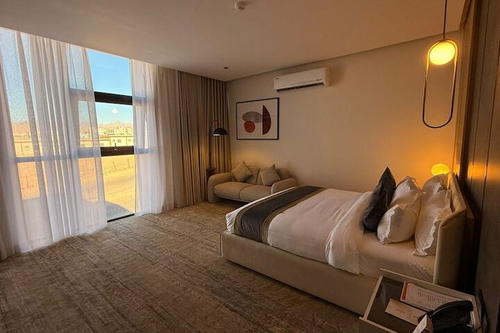 White Season Hotel