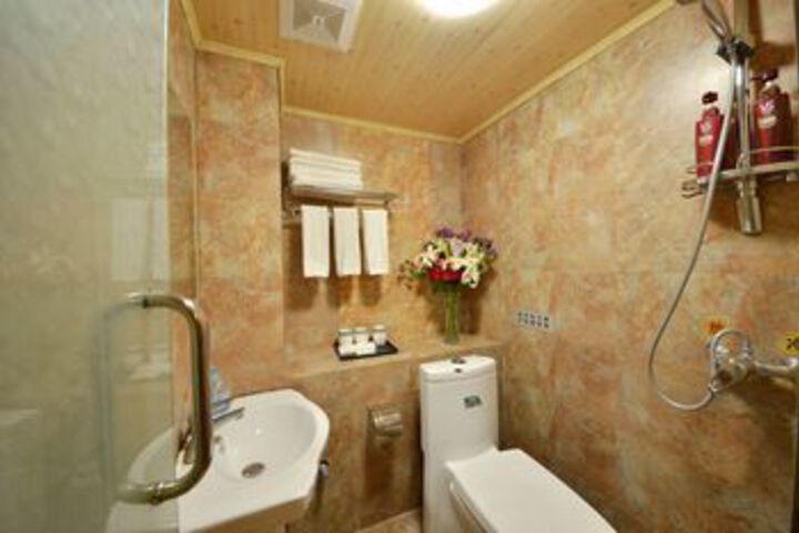 Room 3 of 55