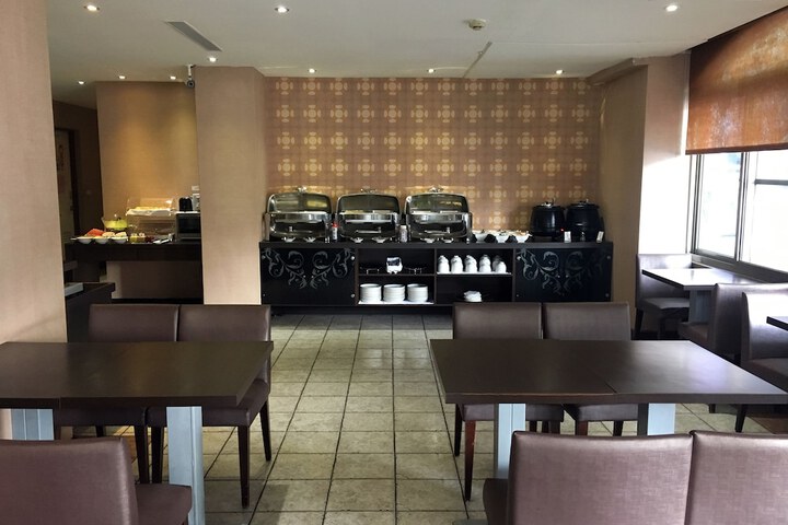 Breakfast/Coffee Service 47 of 54