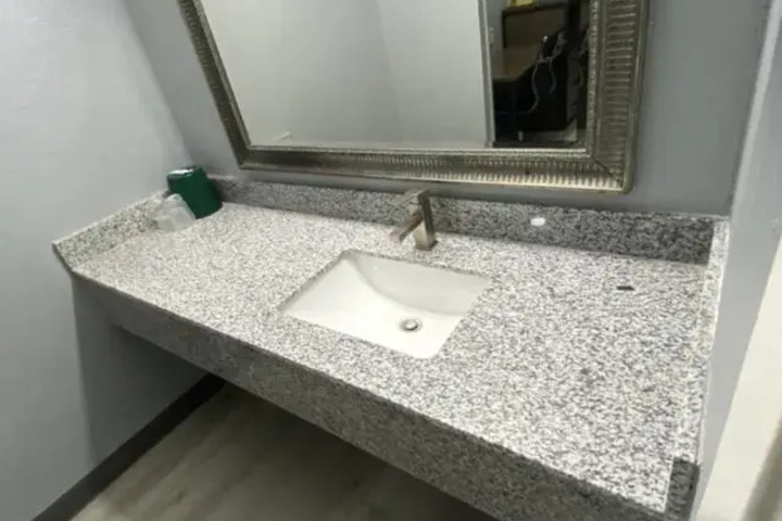 Room 7 of 11