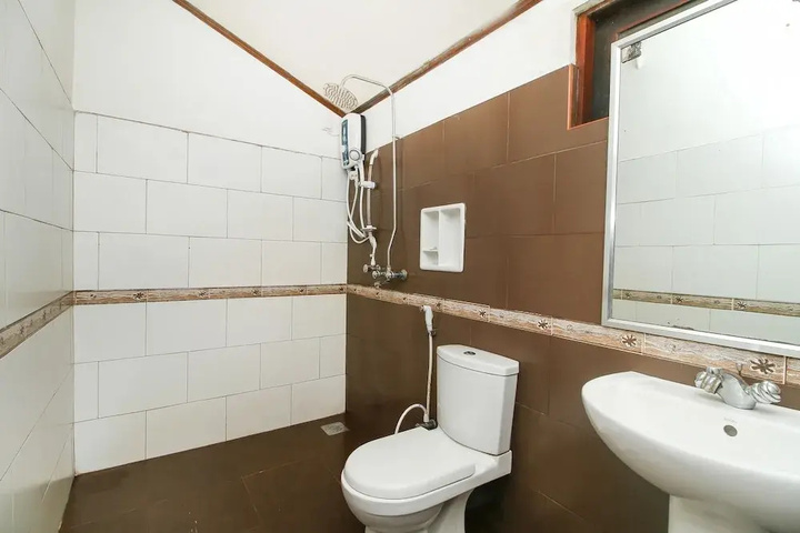 Room 6 of 16