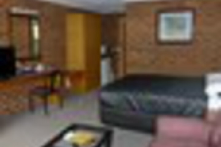 Room 5 of 63