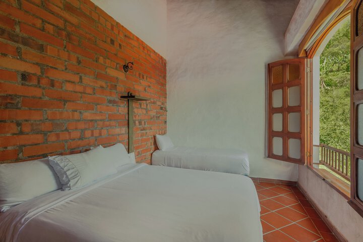 Room 6 of 36