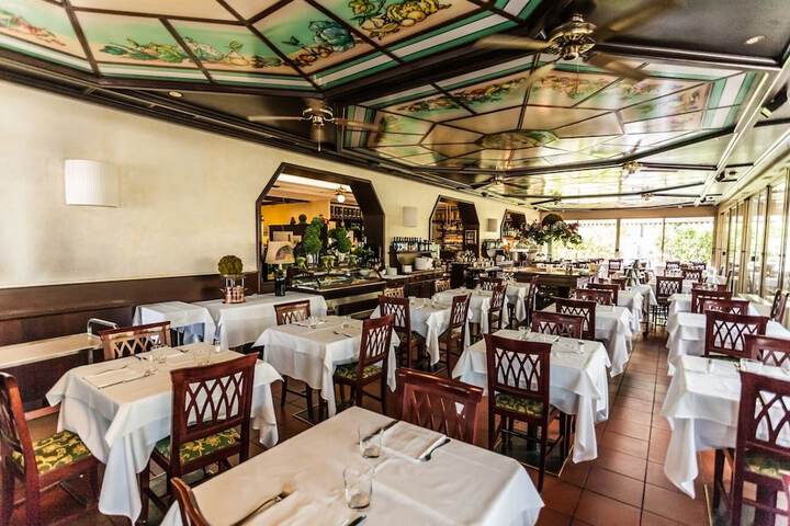 Dining Photos