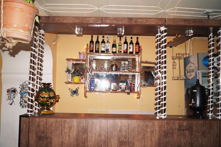 Lounge 22 of 26