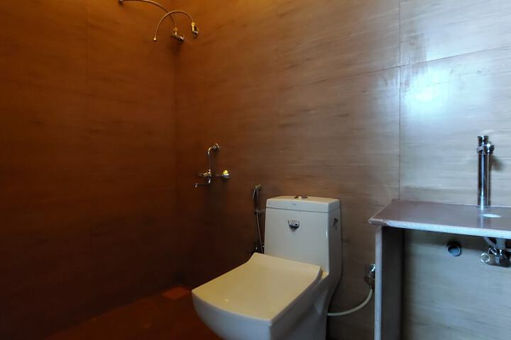 Room 57 of 102