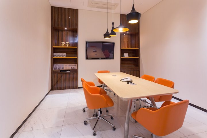 Business Center 39 of 41