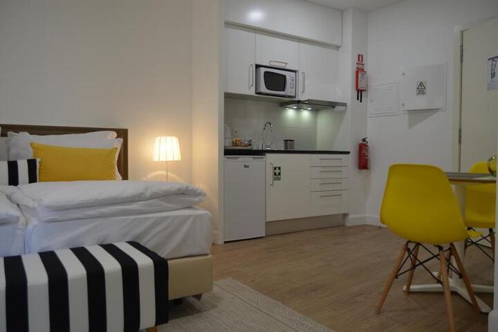 Room 3 of 10