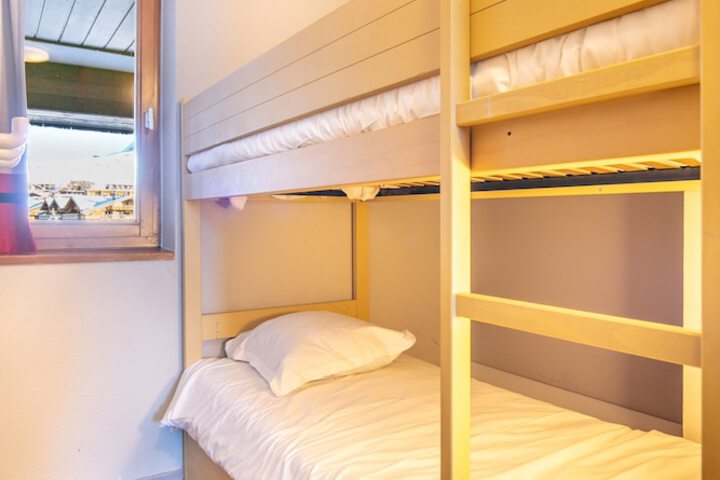 Room 10 of 60