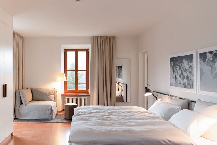 Room 10 of 37
