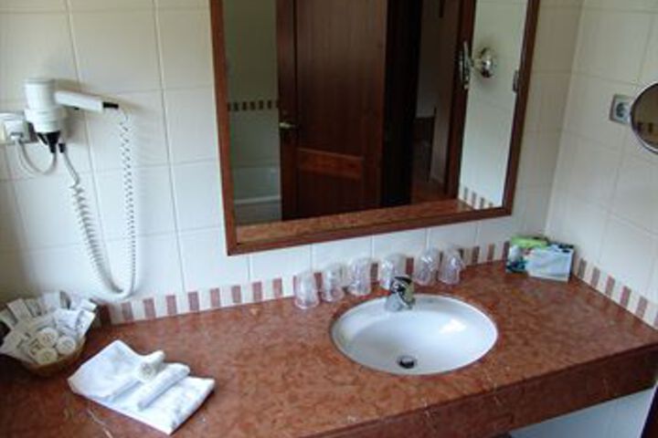 Room 4 of 58