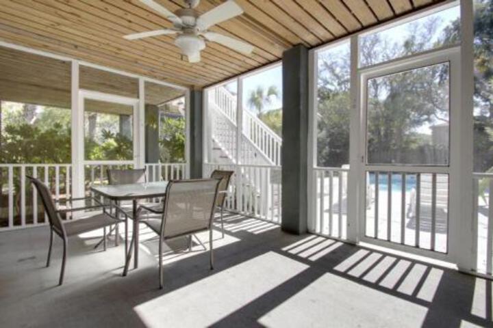 4006 Hartnett Boulevard in Isle Of Palms, SC