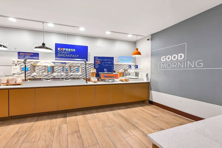 Breakfast/Coffee Service 56 of 75