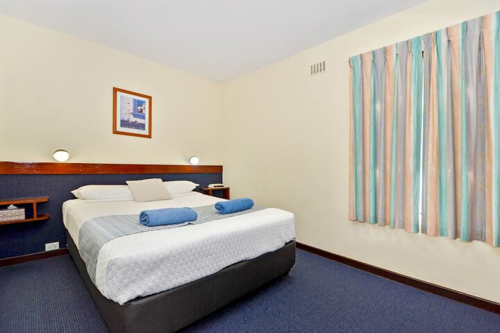 Room 43 of 174