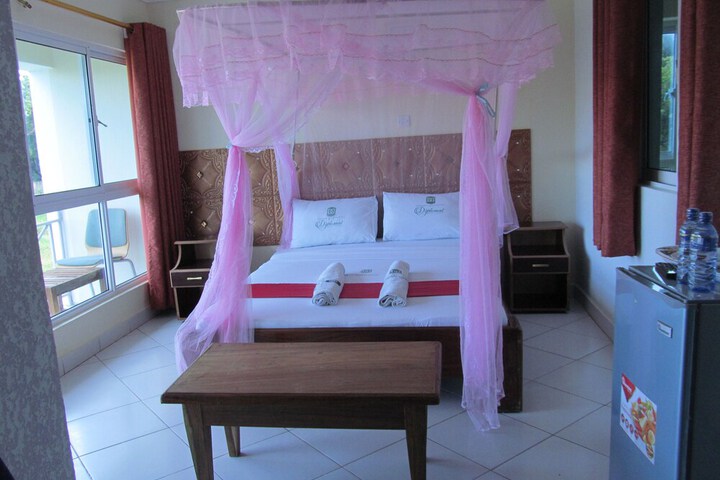 Room 12 of 34