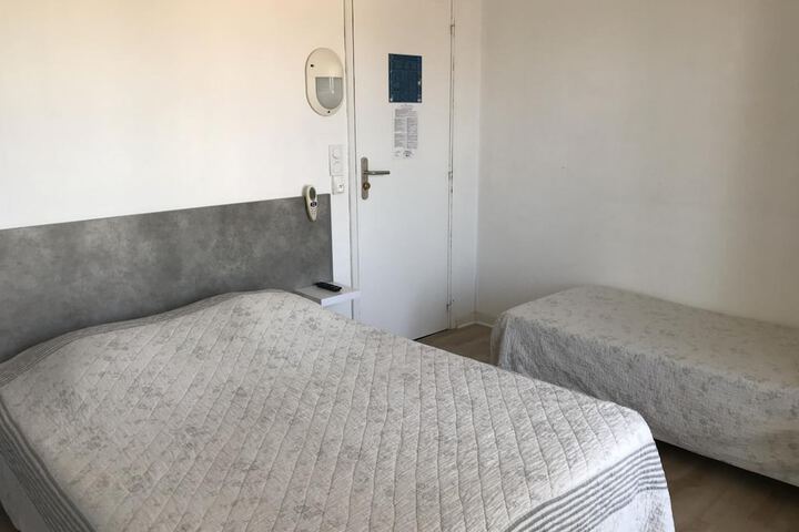 Room 5 of 25